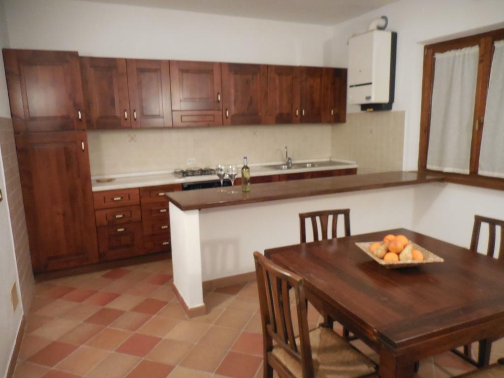 Azienda Il Tizzano อัลบิเนีย ห้อง รูปภาพ