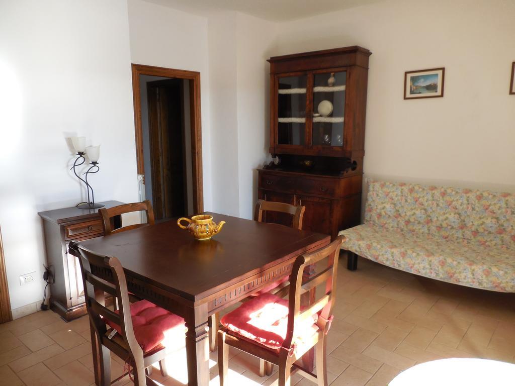 Azienda Il Tizzano อัลบิเนีย ห้อง รูปภาพ
